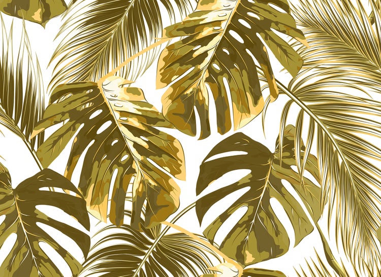 Tapete mit tropischem Muster aus Monstera-Blättern und Palmwedeln in Goldtönen.