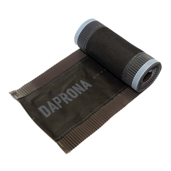 Daprona Firstrolle zur First- und Gratentlüftung mit plissierten Kanten und Klebestreifen.