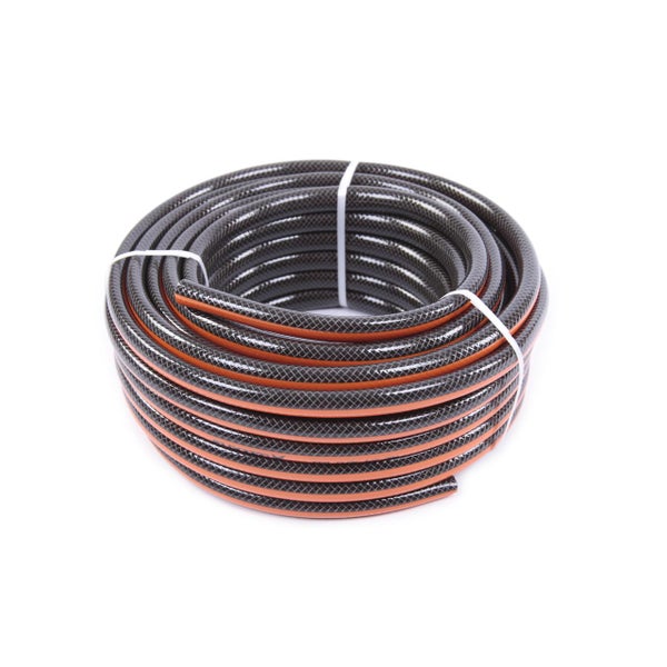 Aufgerollter flexibler Gartenschlauch