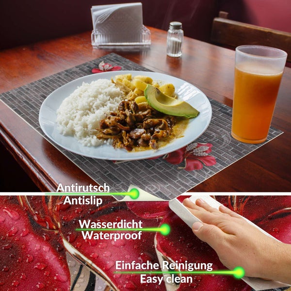Platzset mit Backsteinoptik und Blumenmotiv, rutschfest, wasserdicht und leicht zu reinigen, auf einem Holztisch mit Teller und Glas.