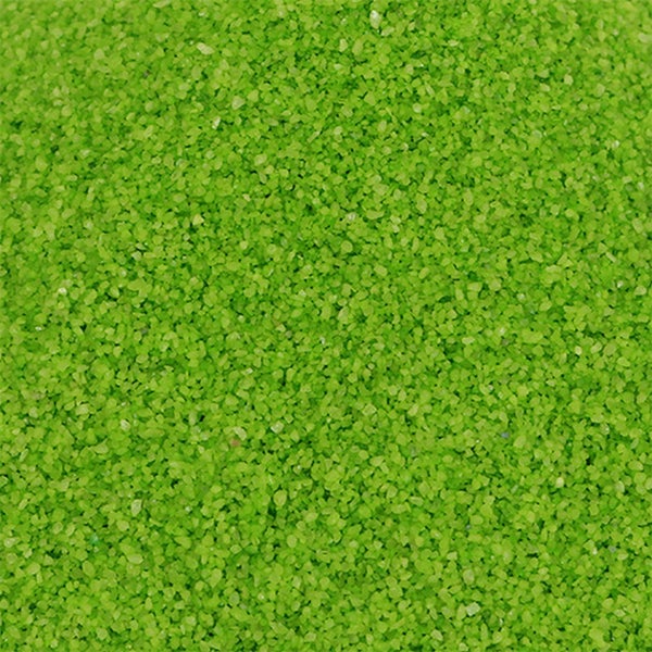 Feiner grüner Dekokies oder Dekosand für Dekoration und Floristik.