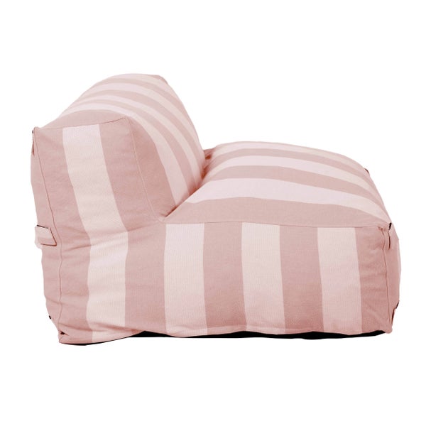Gestreifter Sitzsack mit Rückenlehne für den Innen- und Außenbereich.