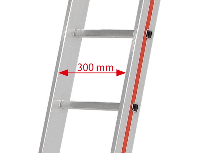 Detailansicht einer Leiter mit Sprossenabstand von 300 mm.