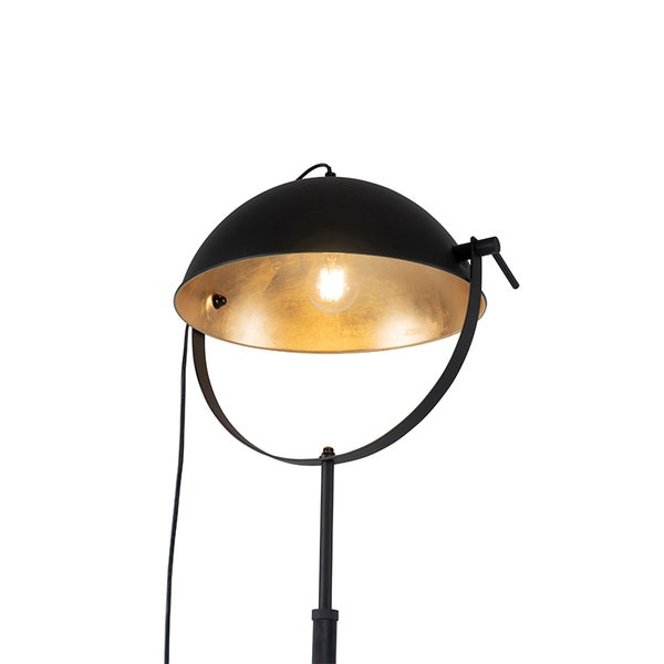 Stehlampe mit halbkugelförmigem Schirm und Glühbirne