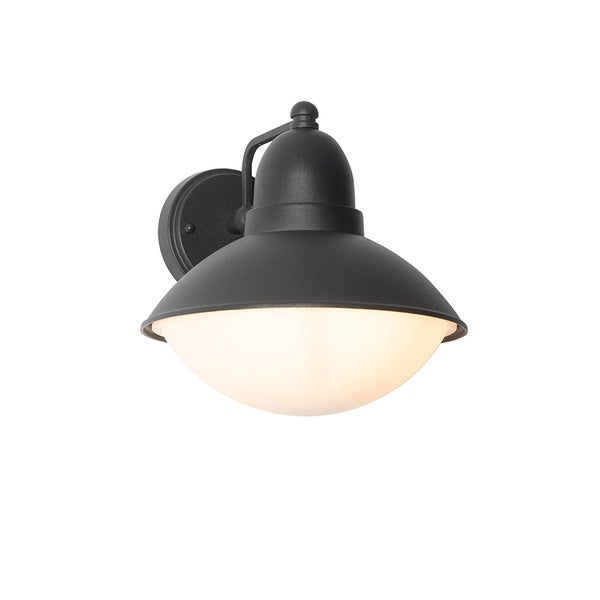 Schwarze Außenwandleuchte aus Metall mit rundem weißem Glasschirm.