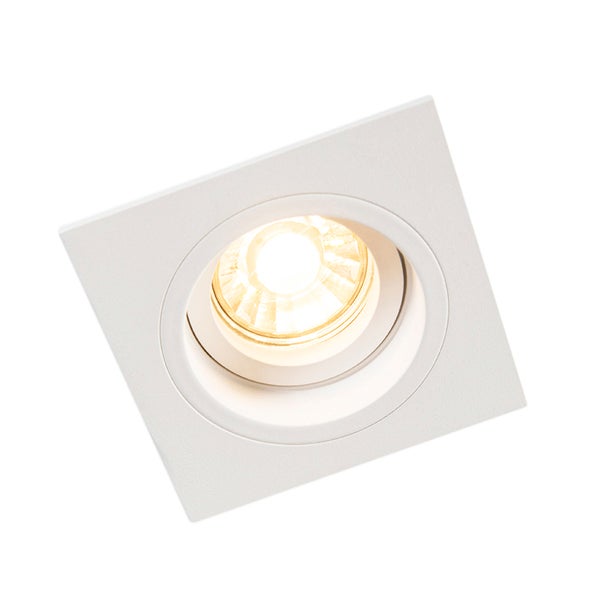 Quadratischer LED-Einbaustrahler in Weiß mit eingeschaltetem warmweißem Leuchtmittel.