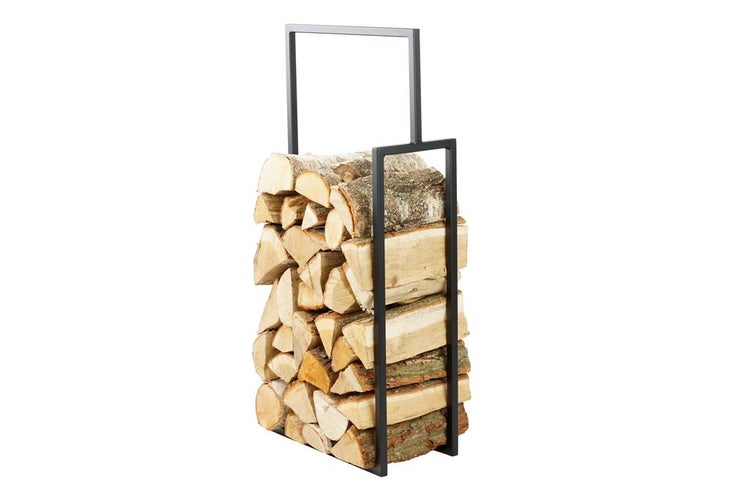 Brennholzregal aus Metall mit Holzscheiten