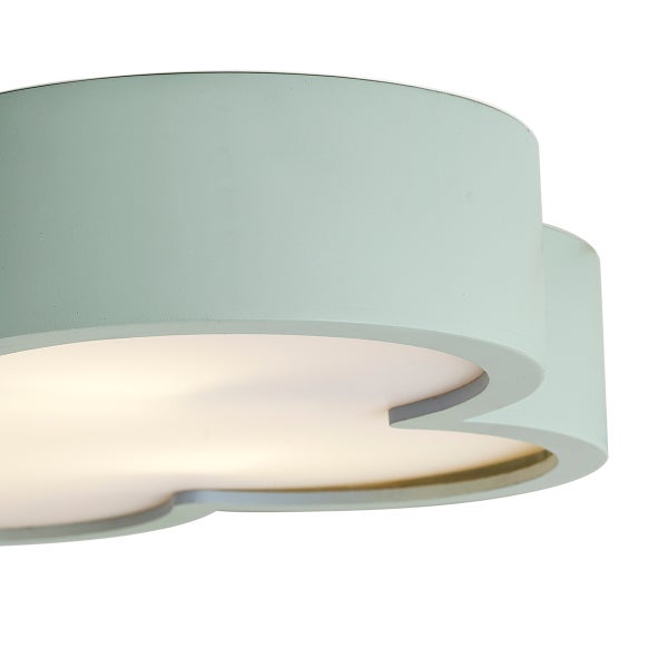 Moderne LED Deckenleuchte in Wolkenform mit mattem Gehäuse und zentralem Diffusor für flächiges Licht