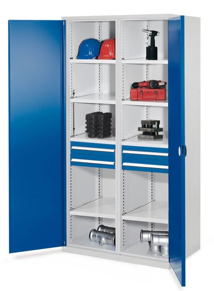 Werkstattschrank mit Werkzeugen und Zubehör