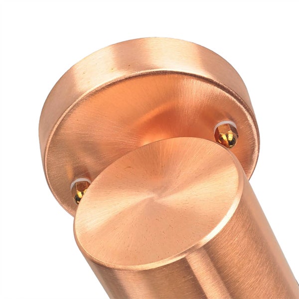 Detailaufnahme einer Wandleuchte aus Metall