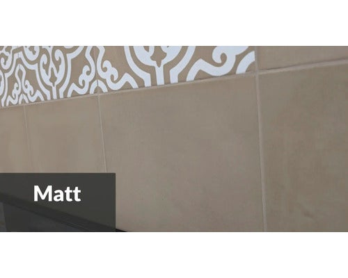 Matte Wandfliesen mit dekorativem Muster