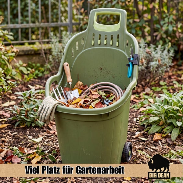 Mobiler Gartenwagen aus Kunststoff mit integrierter Halterung für Gartengeräte gefüllt mit Laub und Gartenschlauch im Garten