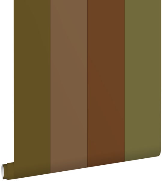 Vliestapete mit Blockstreifen in verschiedenen Naturtönen für eine moderne Wandgestaltung.