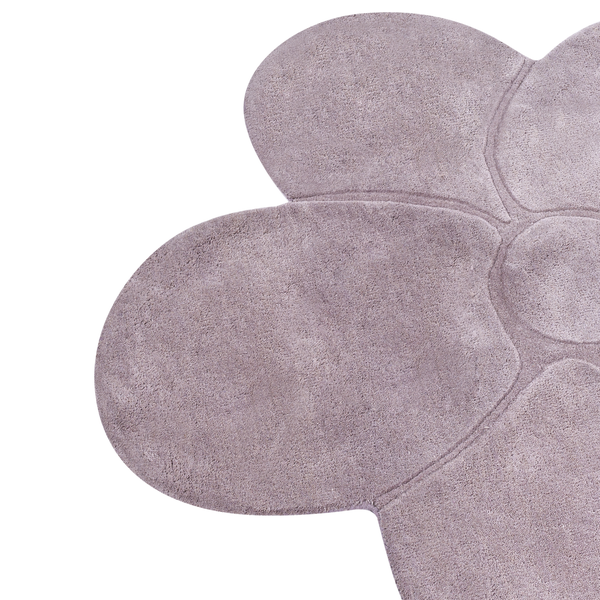 Weiche Badematte in Blumenform mit flauschiger Textur.