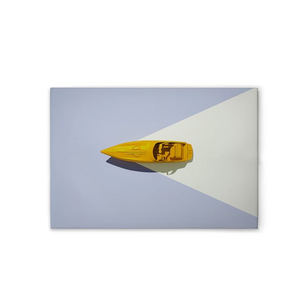 Gelbes Modellboot auf Leinwand