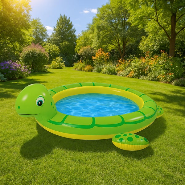 Aufblasbares Planschbecken in Schildkrötenform für Kinder auf einer Gartenwiese
