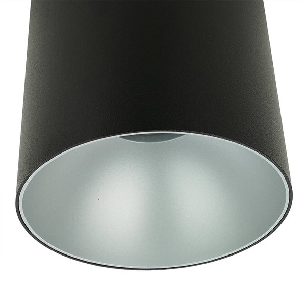 Nahaufnahme einer schwarzen Aussenleuchte