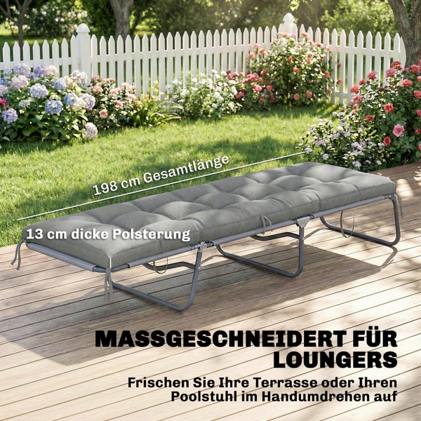 Klappbare Gartenliege mit 13 Zentimeter dicker grauer Polsterung und 198 Zentimeter Gesamtlänge auf einer Holzterrasse im hellen Garten.