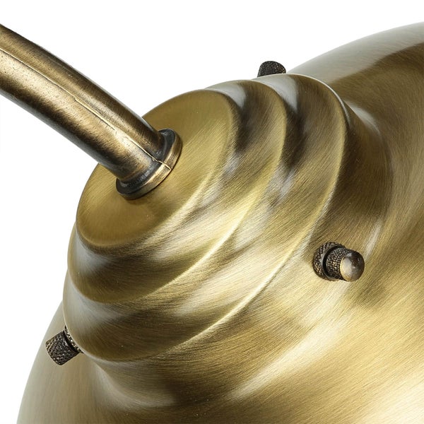 Detail einer Leuchte aus Metall