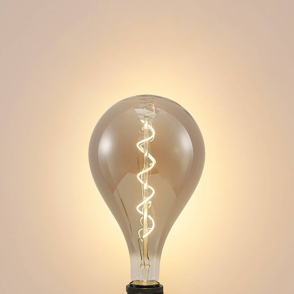 Dekorative LED-Filamentlampe in Tropfenform mit spiralförmigem Leuchtdraht und E27-Sockel.