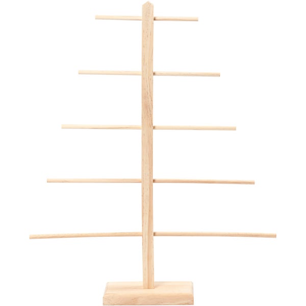Dekorativer Weihnachtsbaum aus Holz mit fünf Querstäben als Äste und einem rechteckigen Standfuß.