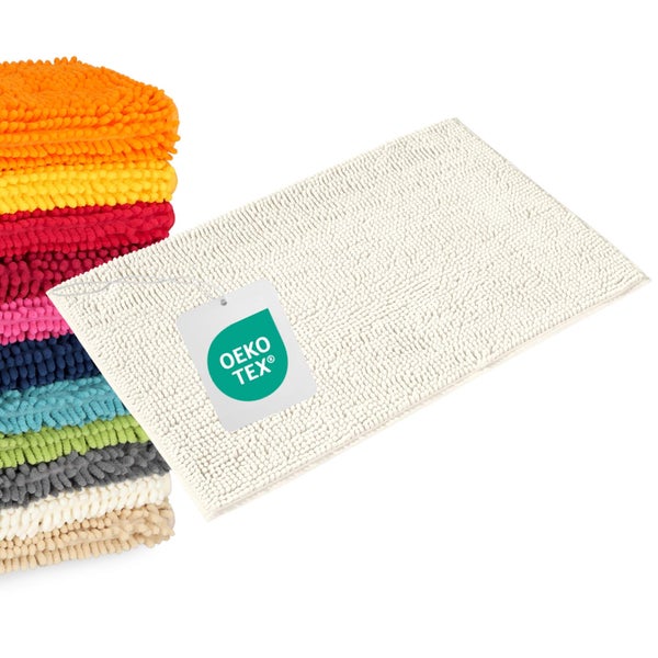 Badematte aus weichem Chenille, OEKO-TEX zertifiziert, schadstoffgeprüft, Stapel bunter Matten und eine cremefarbene Matte ausgebreitet.