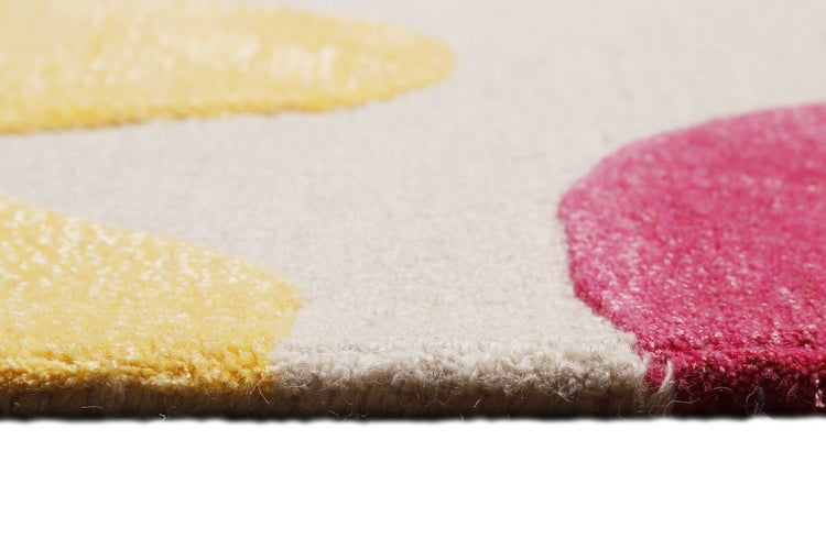 Szene mit Trollblumen im Garten.