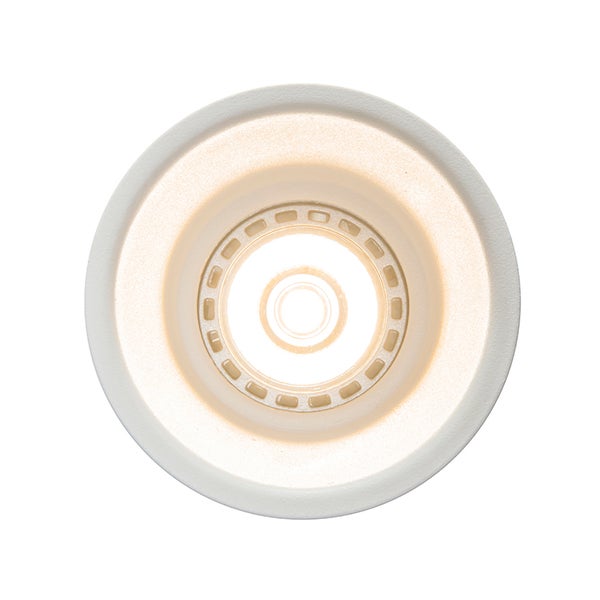 Runde LED-Einbauleuchte in Weiß mit warmweißem Lichtschein.