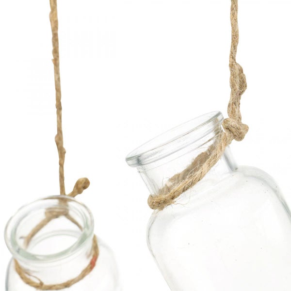 Dekorative Glasvasen, hängend an einer Kordel