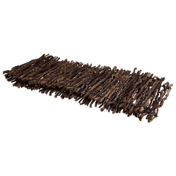 Dekorative Naturholzmatte aus kleinen Ästen, mit Draht verbunden.