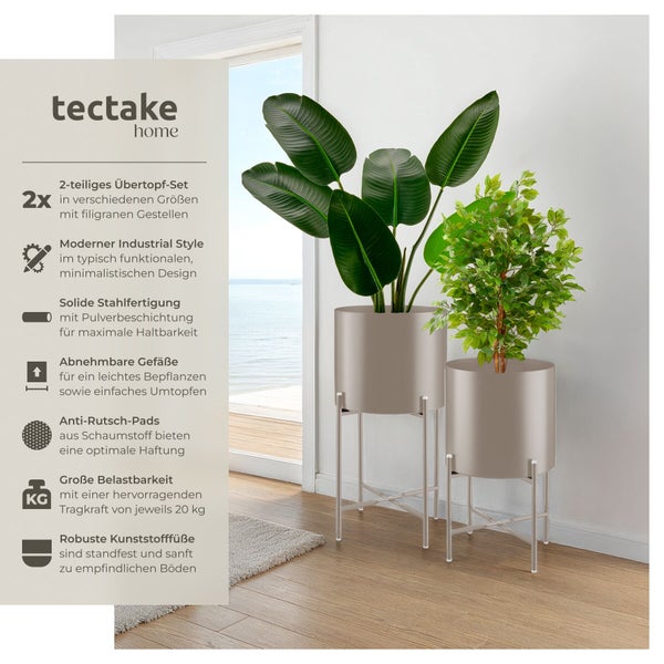 Zweiteiliges Übertopfset mit filigranen Metallgestellen und Pflanzen in unterschiedlichen Größen