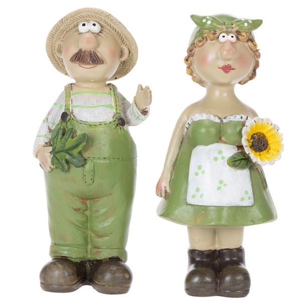 Gartenfiguren Set: Gärtner mit Strohhut und grüner Latzhose sowie Gärtnerin mit Kopftuch, Schürze und Sonnenblume.