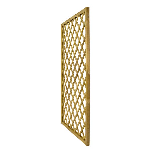 Holzzaun mit Rautenmuster für den Garten