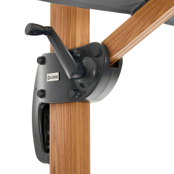 Sonnenschirm-Mechanismus mit Handkurbel und Verstellgriff an einem Pfosten in Holzoptik, Oviala Logo.