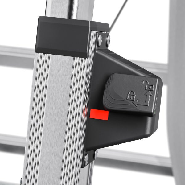 Detailansicht einer Aluminiumleiter mit Verriegelungsmechanismus