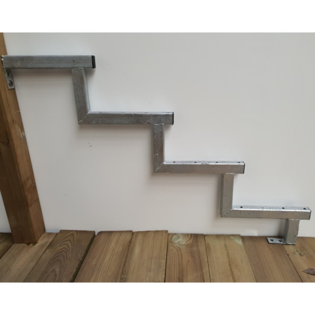 Treppenwange 4 Stufen aus Stahl für Außentreppe, Gartentreppe, Terrassentreppe