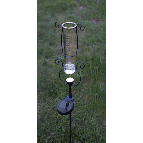 Regenmesser mit Solarleuchte zur Gartenbewässerung