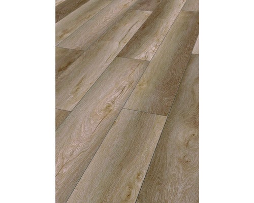 Verlegte Laminatböden mit Holzoptik