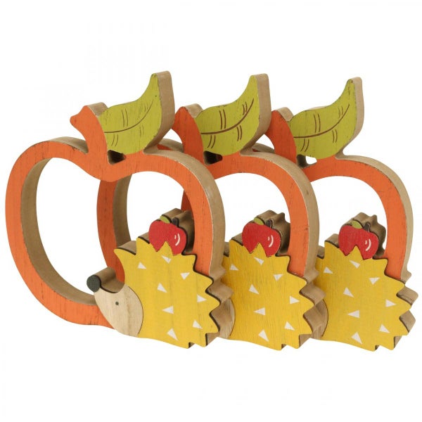 Dekoration aus Holz mit Apfel und Igel Motiv