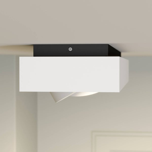 Deckenleuchte mit rechteckigem Lampenschirm