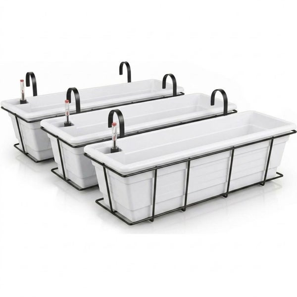 Drei weiße Balkonkästen aus Kunststoff mit schwarzen Metallhalterungen zum Einhängen und integrierten Wasserstandsanzeigern.