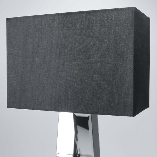 Tischleuchte mit rechteckigem Stoffschirm und Spiegelfuß
