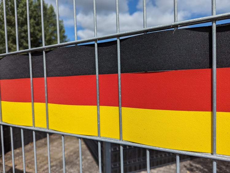 Zaunblende mit Deutschlandflagge