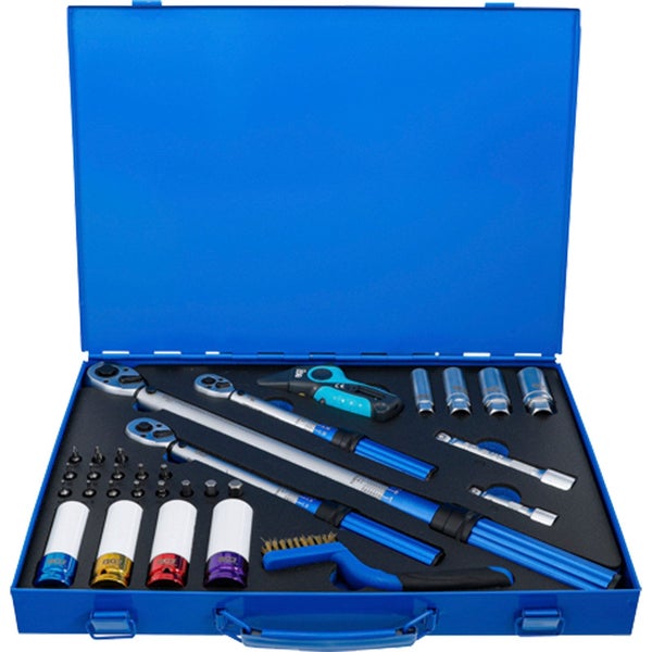 Werkzeugkoffer mit Drehmomentschlüsseln, Steckschlüsseln und Zubehör