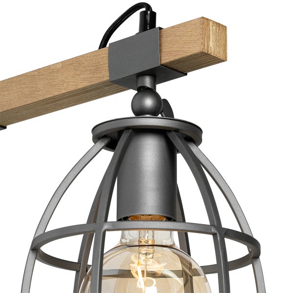 Detailansicht einer Hängeleuchte im Industrial Stil mit Holzbalken und gitterförmigem Metallschirm inklusive Leuchtmittel.