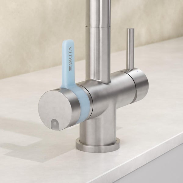 BRITA 3-Wege-Küchenarmatur (Edelstahl, rund) inkl. 1 x BRITA P 1000 Wasserfilter – Küchenarmatur für gefiltertes und ungefiltertes Wasser direkt aus der Leitung