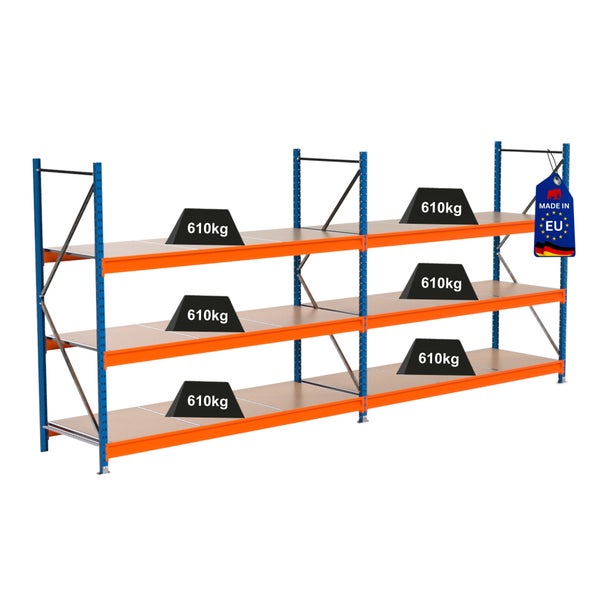 Regal mit drei Ebenen und einer Traglast von 610 Kilogramm je Ebene sowie Made in EU Siegel.