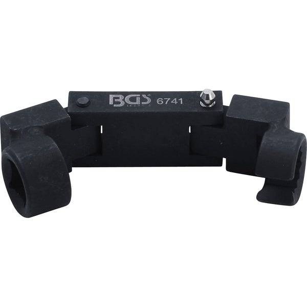 Bosch Expert Lochsäge auf Holzterrasse mit Loch und Bodeneinbaustrahler