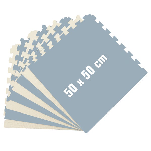Quadratische Puzzle-Bodenschutzmatten aus Schaumstoff in Blau und Creme, 50 mal 50 Zentimeter, mit verzahnten Rändern.