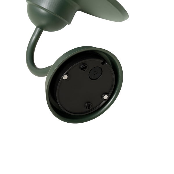 Detailansicht der runden Wandhalterung einer grünen Außenwandleuchte mit schwarzer Montageplatte und Befestigungslöchern.